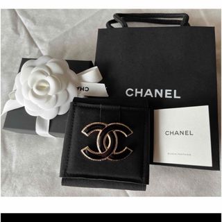 シャネル(CHANEL)の【ゆうあい様専用！】シャネルCHANEL❤︎国内百貨店購入❤︎ブローチ(ブローチ/コサージュ)