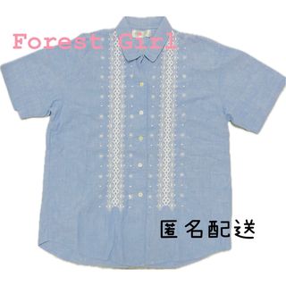 Forest Girl 刺繍シャツ　ライトブルー(シャツ/ブラウス(半袖/袖なし))