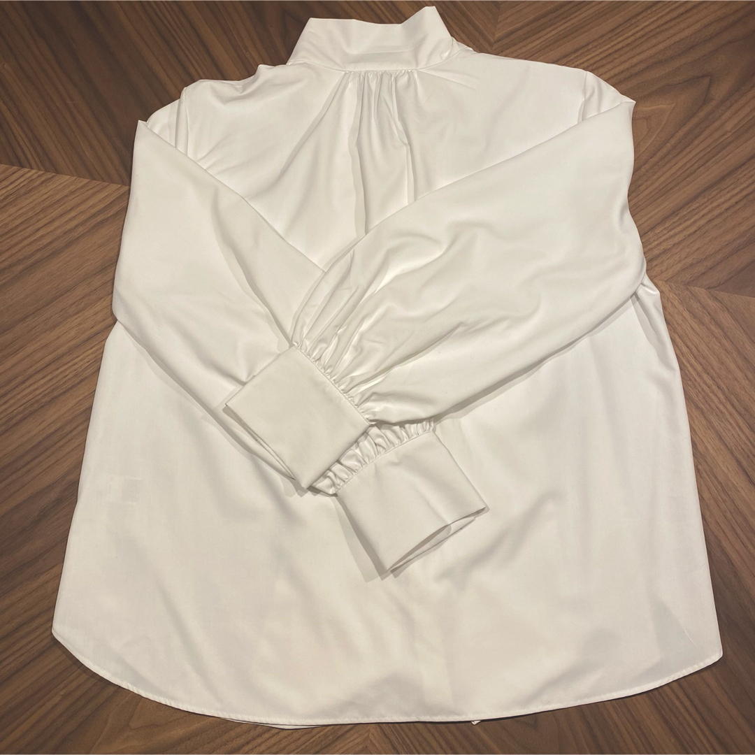 GU(ジーユー)のGU ビッグボウタイブラウス ホワイト XL レディースのトップス(シャツ/ブラウス(長袖/七分))の商品写真