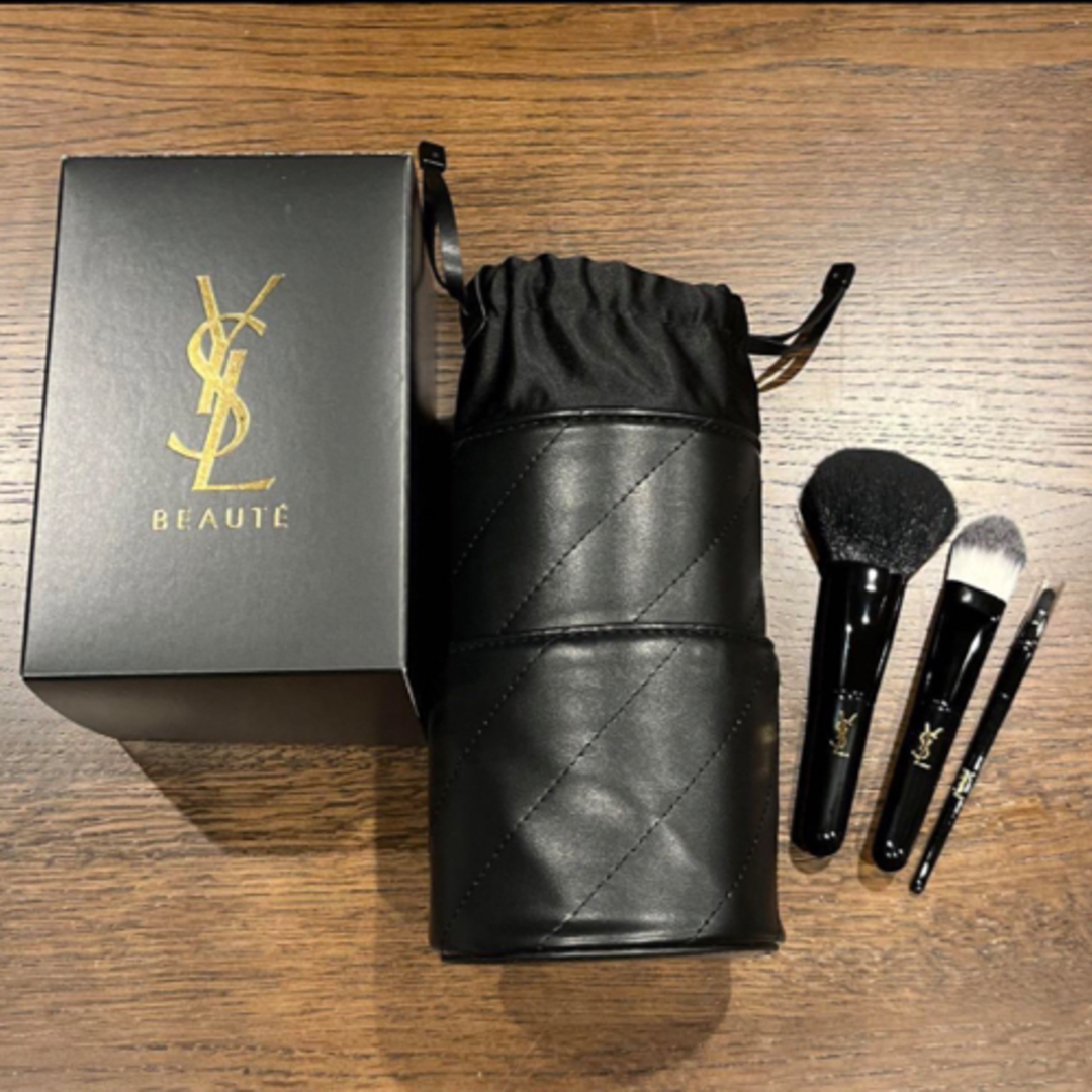 Yves Saint Laurent Beaute(イヴサンローランボーテ)のYSL BEAUTE プレミアムブラシポーチ&ミニブラシセット コスメ/美容のメイク道具/ケアグッズ(ブラシ・チップ)の商品写真