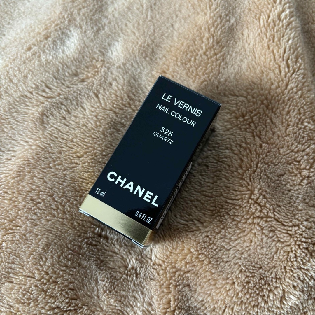 CHANEL(シャネル)のCHANEL ヴェルニ 525 クォーツ ネイル コスメ/美容のネイル(マニキュア)の商品写真