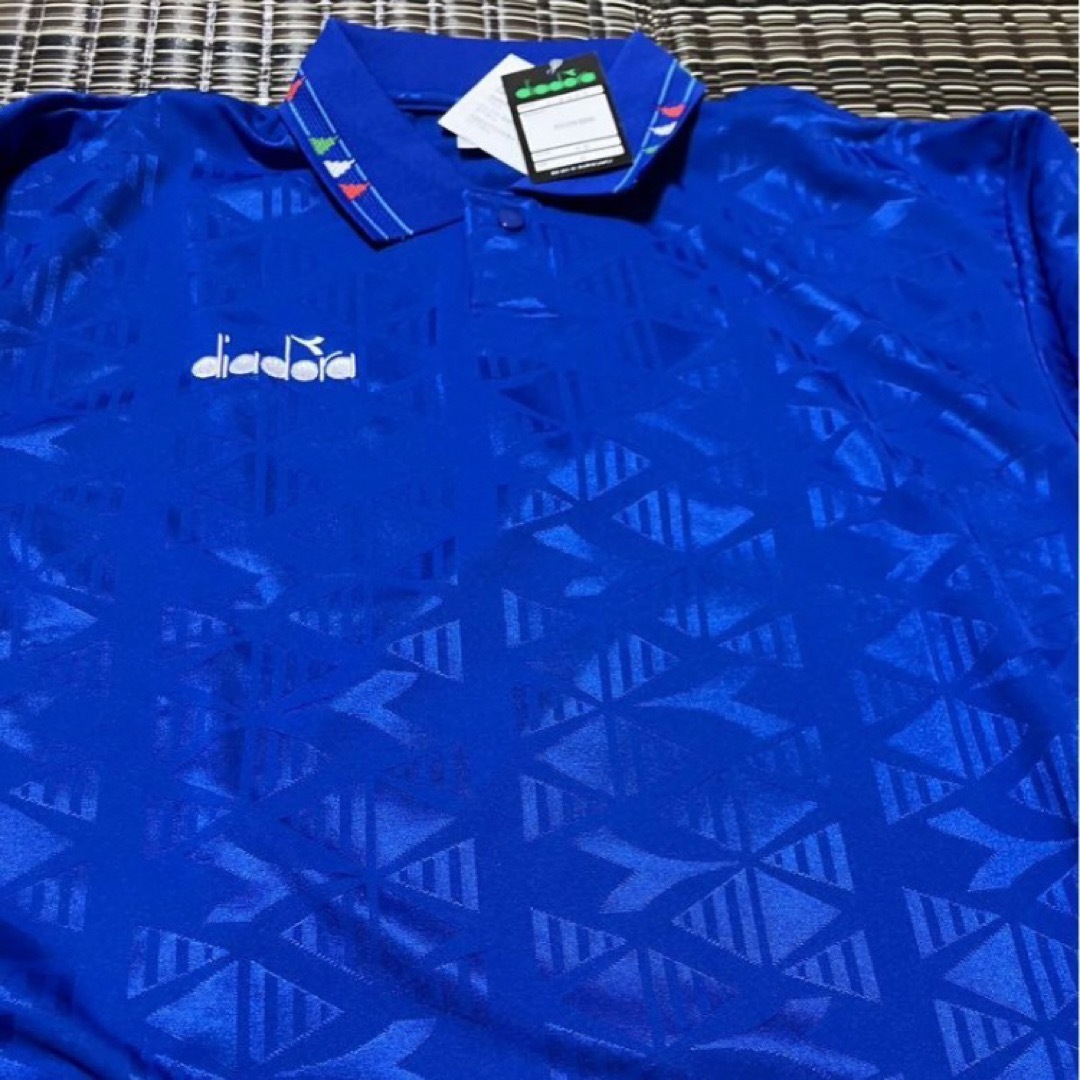DIADORA(ディアドラ)のレア　90s イタリア代表　ディアドラ　長袖ゲームシャツ　新品未使用タグ付き スポーツ/アウトドアのサッカー/フットサル(ウェア)の商品写真