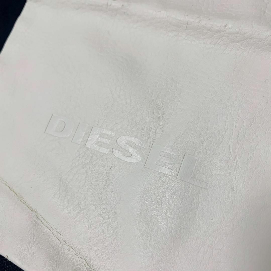 DIESEL(ディーゼル)のDIESEL ホワイトフェイクレザー ポーチ レディースのバッグ(その他)の商品写真