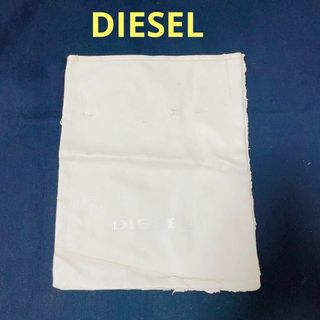 DIESEL ホワイトフェイクレザー ポーチ