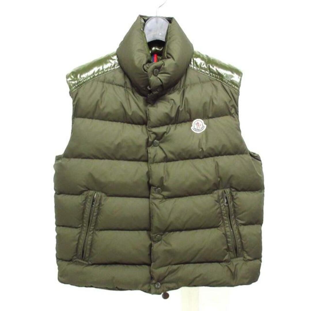 MONCLER(モンクレール)のMONCLER(モンクレール) ダウンベスト サイズ1 S メンズ美品  CHEVAL(シュバル) カーキ 秋/冬 メンズのジャケット/アウター(ダウンベスト)の商品写真