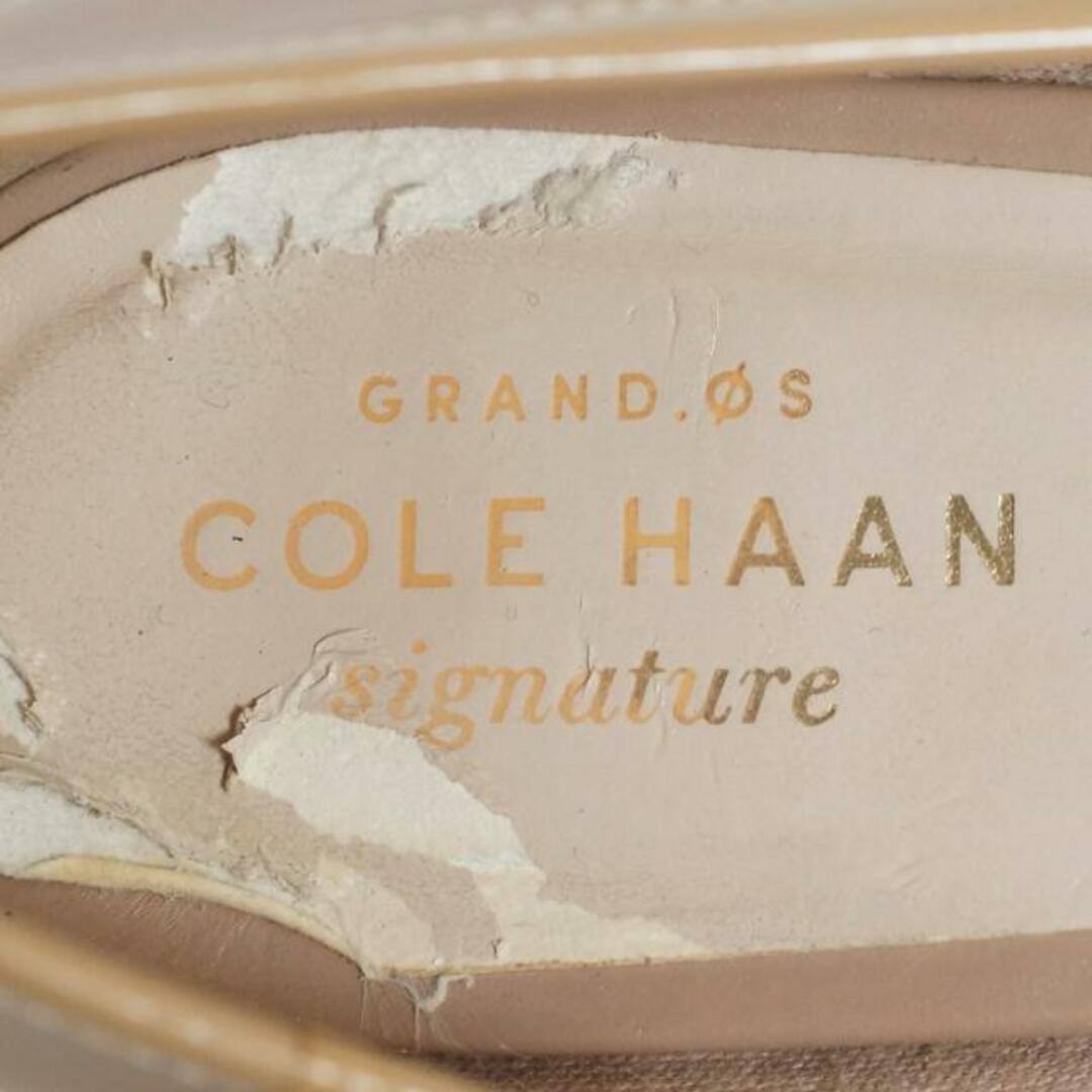 Cole Haan(コールハーン)のCOLE HAAN(コールハーン) パンプス 5 1/2 B レディース - ピンクベージュ×ベージュ レザー×エナメル（レザー） レディースの靴/シューズ(ハイヒール/パンプス)の商品写真