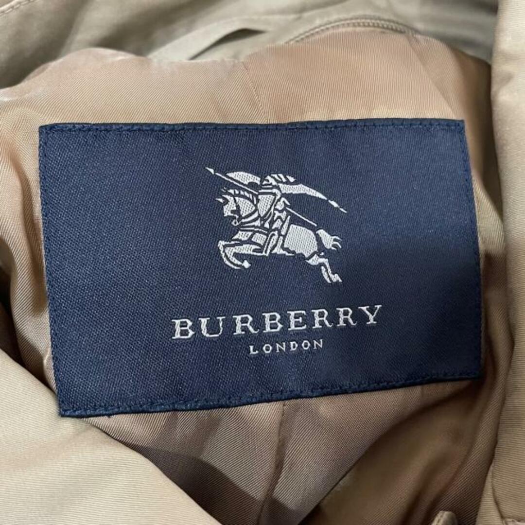 Burberry LONDON(バーバリーロンドン) ダウンコート サイズL メンズ美品  - グレーベージュ 長袖/冬 【表地】綿、ポリエステル【裏地】キュプラ、ポリエステル【中綿】ポリエステル メンズのジャケット/アウター(その他)の商品写真