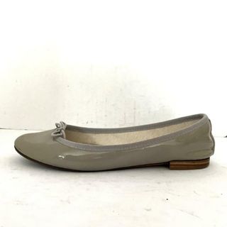 レペット(repetto)のrepetto(レペット) フラットシューズ 37 レディース - グレー エナメル（レザー）(その他)