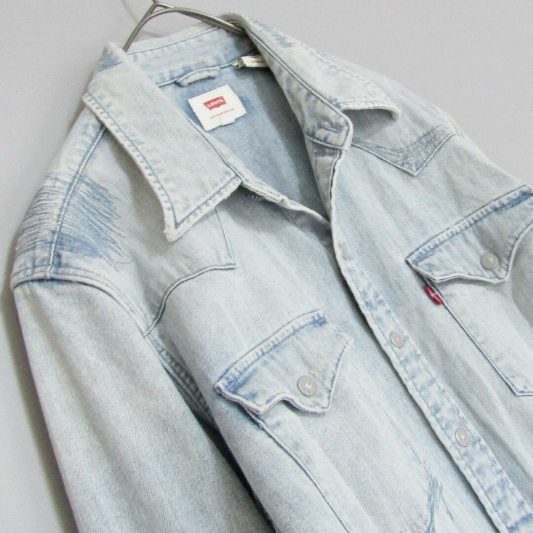 Levi's(リーバイス)のLevi's　リーバイス　ダメージ加工デニムシャツ　XSサイズ レディースのトップス(シャツ/ブラウス(長袖/七分))の商品写真