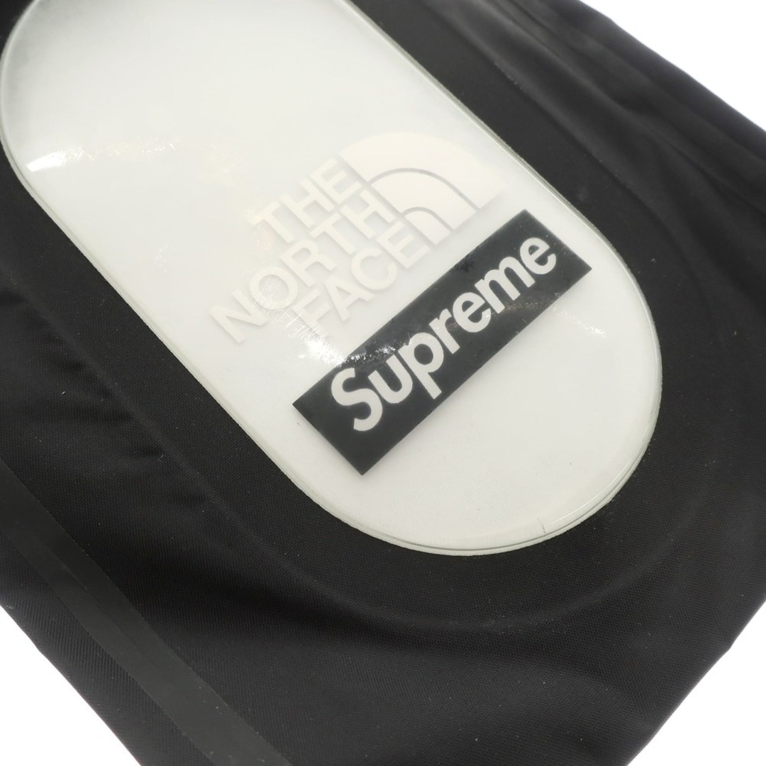 Supreme(シュプリーム)の【中古】シュプリーム Supreme 2021年春夏The North Face Summit Series Outer Tape Seam Neck Pouch ネックポーチ ブラック【W13.5xH24.5】【メンズ】 メンズのバッグ(その他)の商品写真