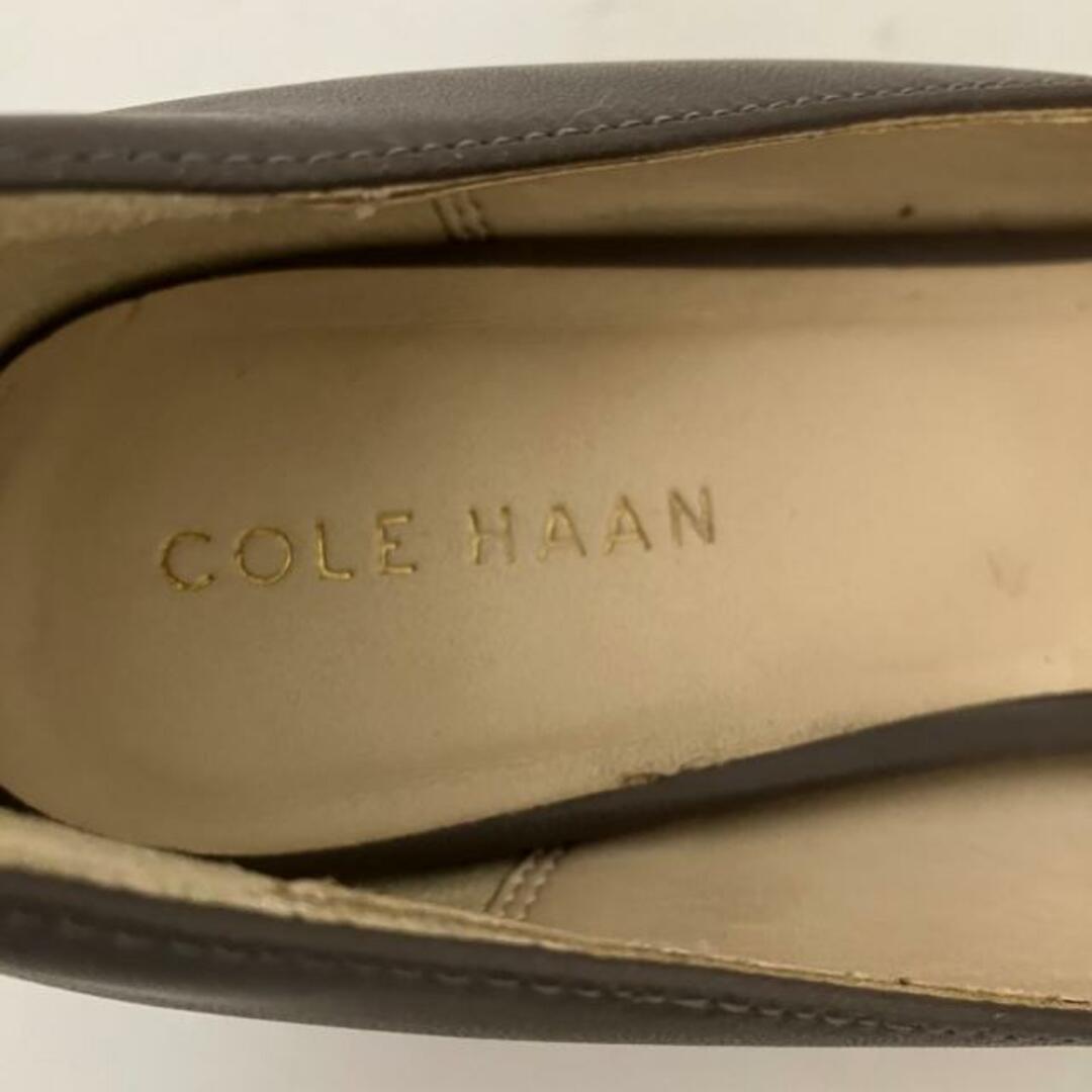 Cole Haan(コールハーン)のCOLE HAAN(コールハーン) パンプス レディース - グレーベージュ レザー レディースの靴/シューズ(ハイヒール/パンプス)の商品写真