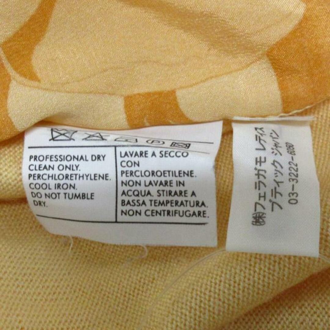 Salvatore Ferragamo(サルヴァトーレフェラガモ)のSalvatoreFerragamo(サルバトーレフェラガモ) 半袖Tシャツ サイズM レディース - オレンジ 花柄 レディースのトップス(Tシャツ(半袖/袖なし))の商品写真