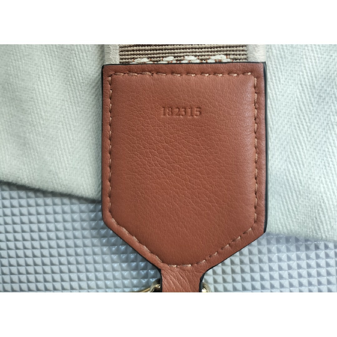 ロエベ (LOEWE) アナグラム ストラップ ショルダー ジャカード ロエベ (LOEWE) アナグラム ストラップ ショルダー ジャカード