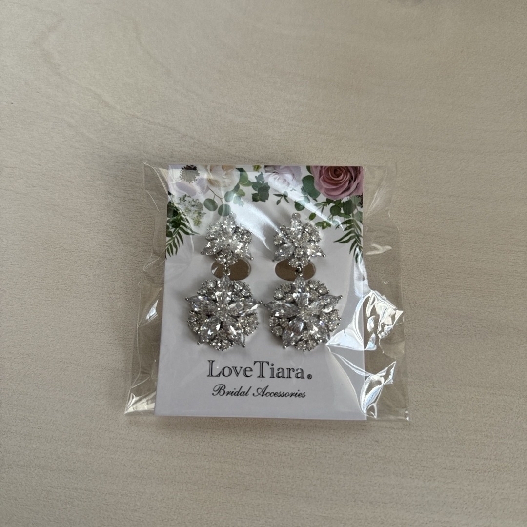 ピアス　ラブティアラ　LoveTiara　ブライダルアクセサリー レディースのアクセサリー(ピアス)の商品写真