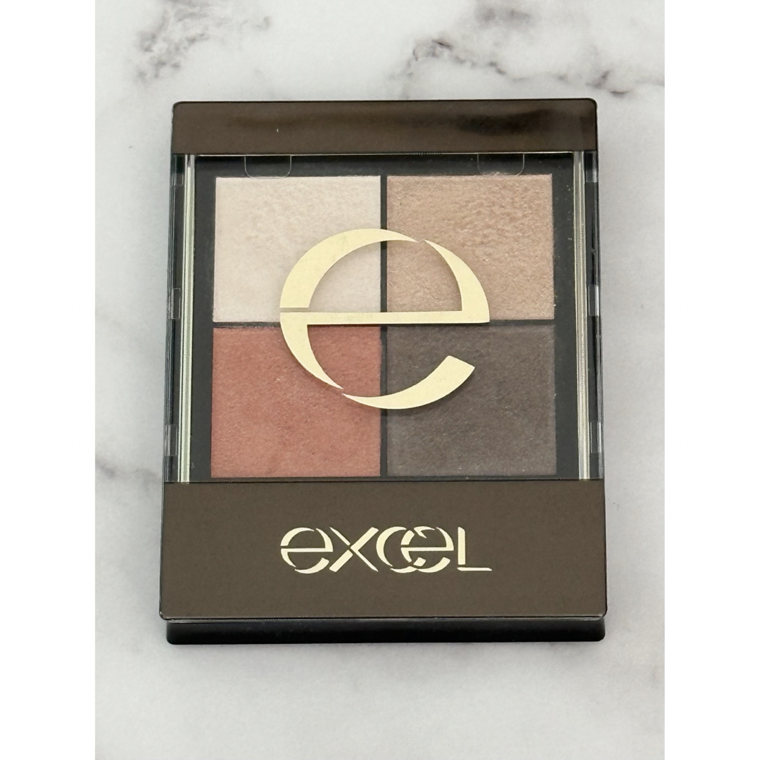 excel(エクセル)のエクセル リアルクローズシャドウ CS01 テラコッタブーティ(1コ入) コスメ/美容のベースメイク/化粧品(アイシャドウ)の商品写真