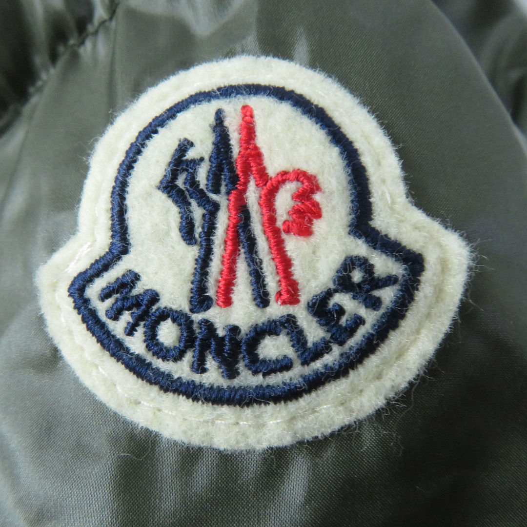 MONCLER(モンクレール)の極美品 MONCLER モンクレール 2022年製 CHAMBON シャンボン ロゴワッペン・フード付 ダウンジャケット カーキ 1 ハンガー・ガーメント付き 正規品 レディース レディースのジャケット/アウター(ダウンジャケット)の商品写真