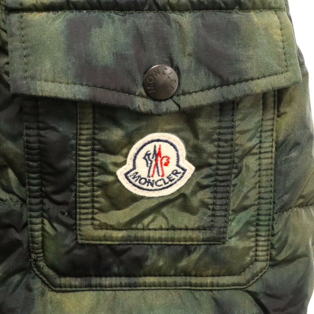 MONCLER(モンクレール)のMONCLER モンクレール BYRON GIUBBOTTO 420914136725 ファー付きダウンジャケット グリーンカモ メンズのジャケット/アウター(ダウンジャケット)の商品写真