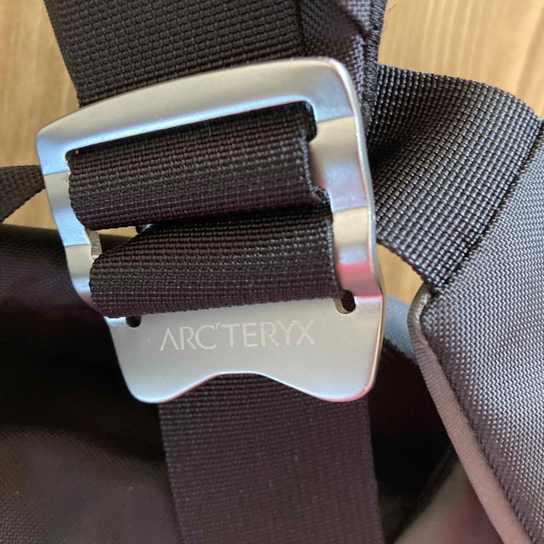 ARC'TERYX(アークテリクス)の廃盤品　アークテリクス　ミストラル8 メンズのバッグ(ショルダーバッグ)の商品写真