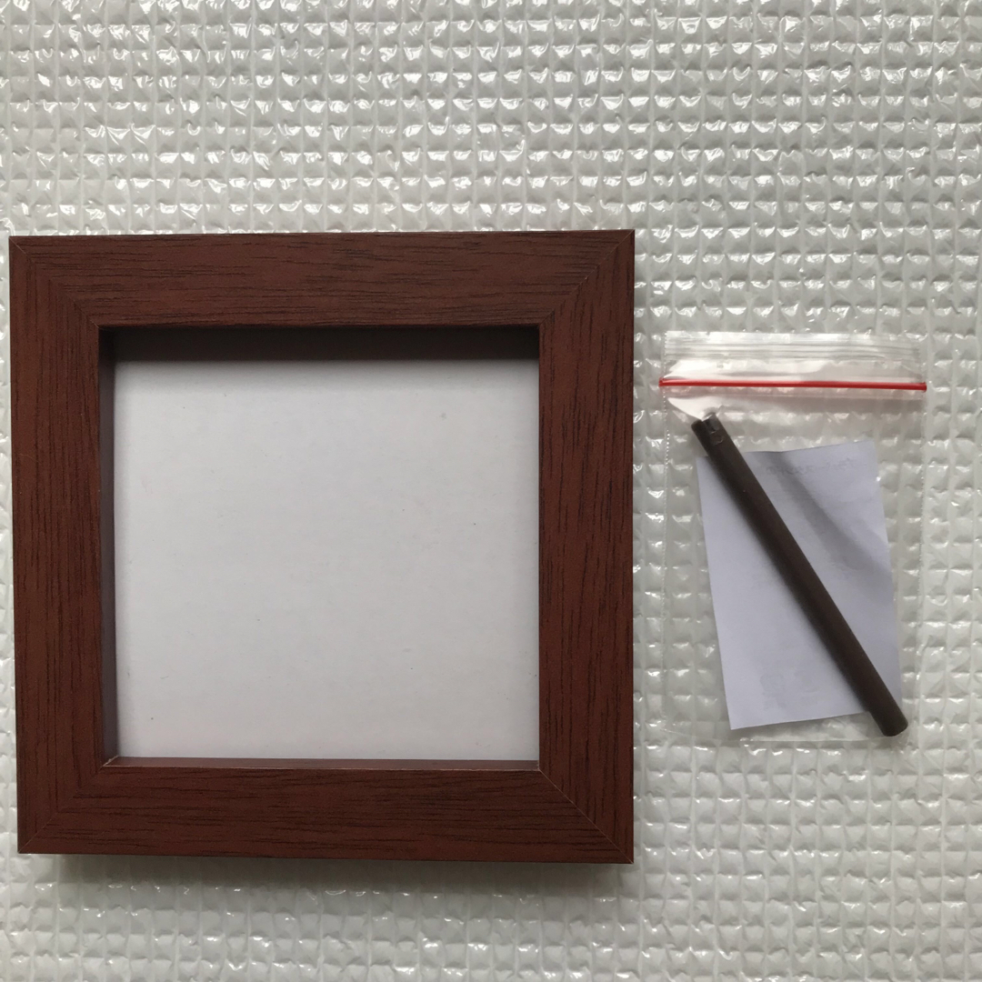 FELISSIMO(フェリシモ)の文様のクロスステッチが美しく映える木製フレーム ハンドメイドの素材/材料(その他)の商品写真