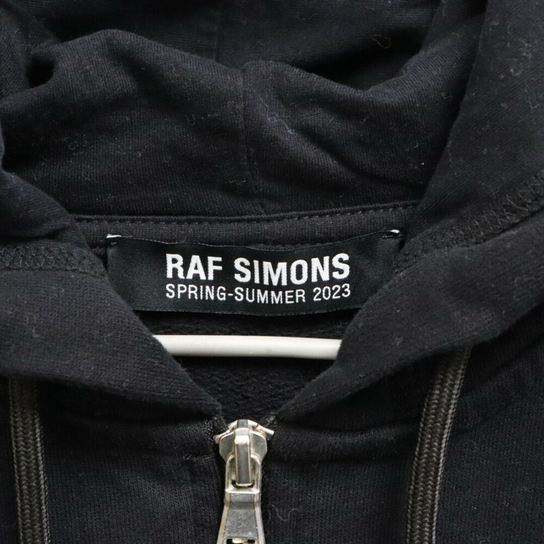 RAF SIMONS(ラフシモンズ)のRAF SIMONS ラフシモンズ 23SS ZIPPED HOODIE WITH RS HAND SIGNS ON SLEEVES 231-191 RSワッペンジップアップパーカー ブラック メンズのトップス(パーカー)の商品写真