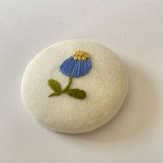 刺繍ブローチorヘアゴム  (コサージュ/ブローチ)