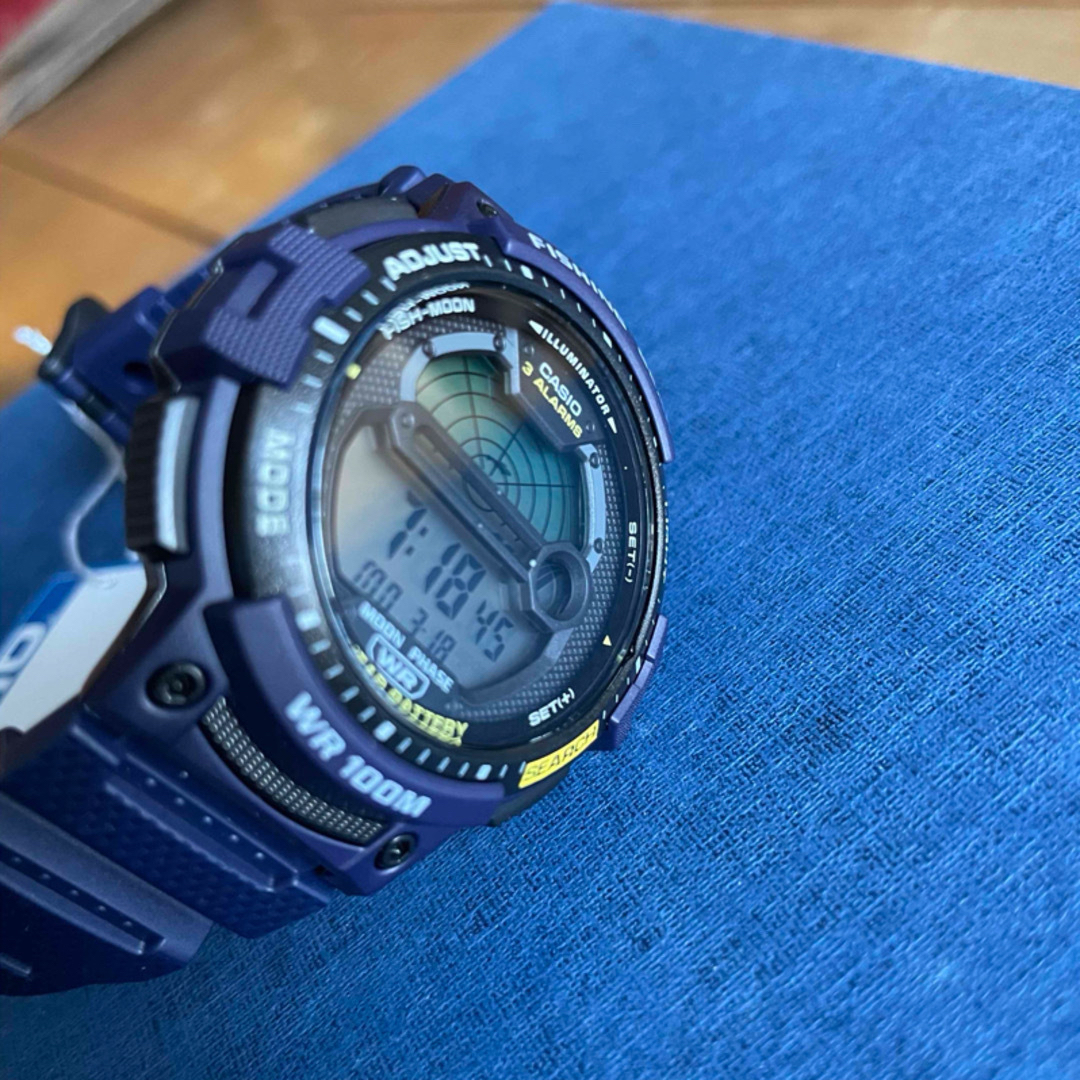 CASIO(カシオ)のカシオ　デジタル腕時計　新品　フィッシング/ムーンデータ機能　海外ネイビーモデル メンズの時計(腕時計(デジタル))の商品写真