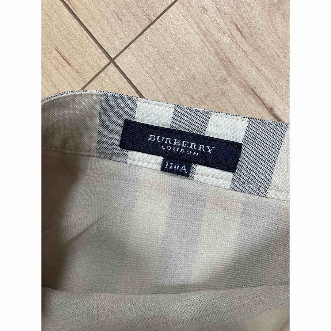 BURBERRY(バーバリー)のバーバリー　ロンドン　スカート　110  チェック　ベージュ　フォーマル　卒園 キッズ/ベビー/マタニティのキッズ服女の子用(90cm~)(スカート)の商品写真