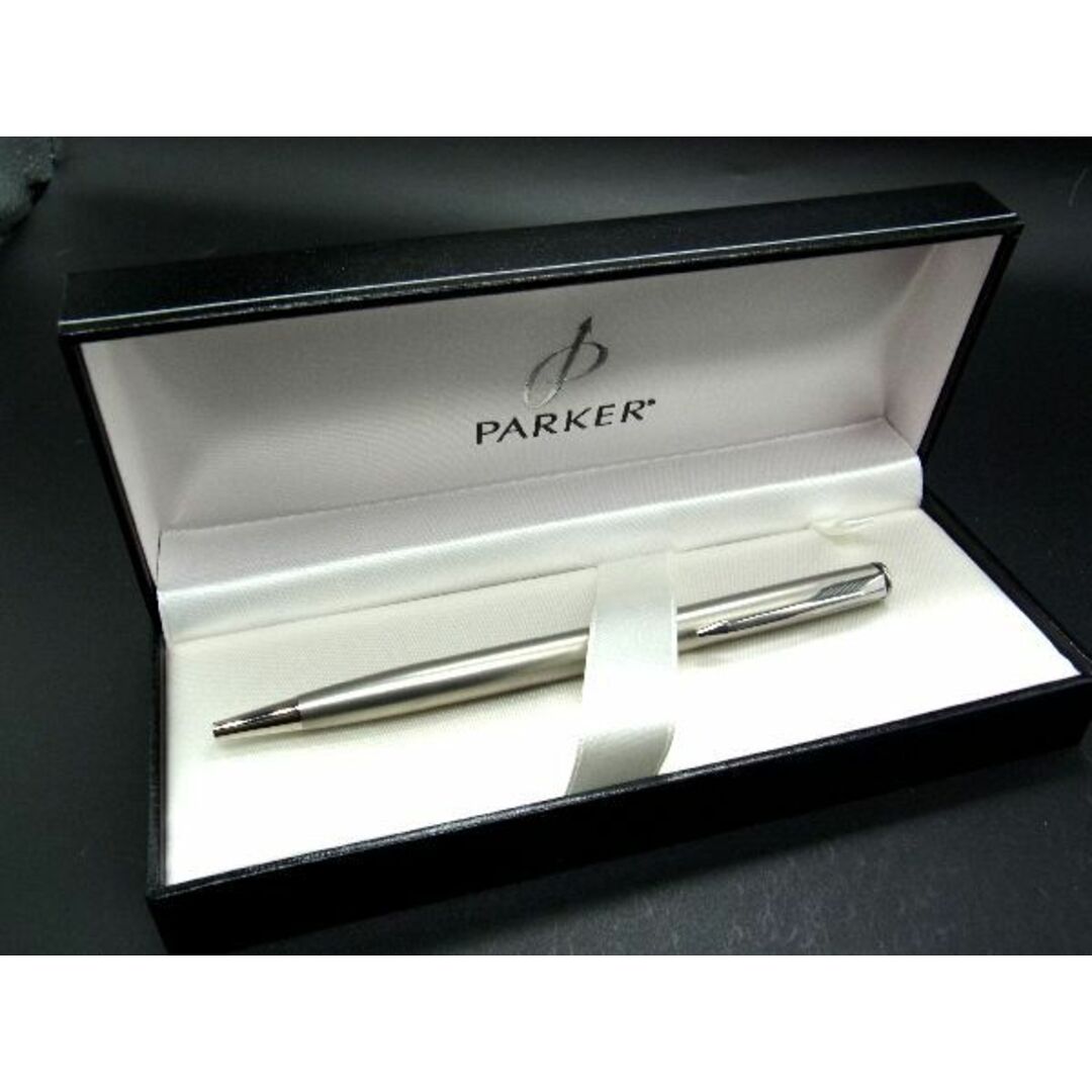 Parker(パーカー)の■美品■ PARKER パーカー ツイスト式ボールペン 筆記用具 ステーショナリー メンズ レディース シルバー系 DE1132 インテリア/住まい/日用品の文房具(ペン/マーカー)の商品写真