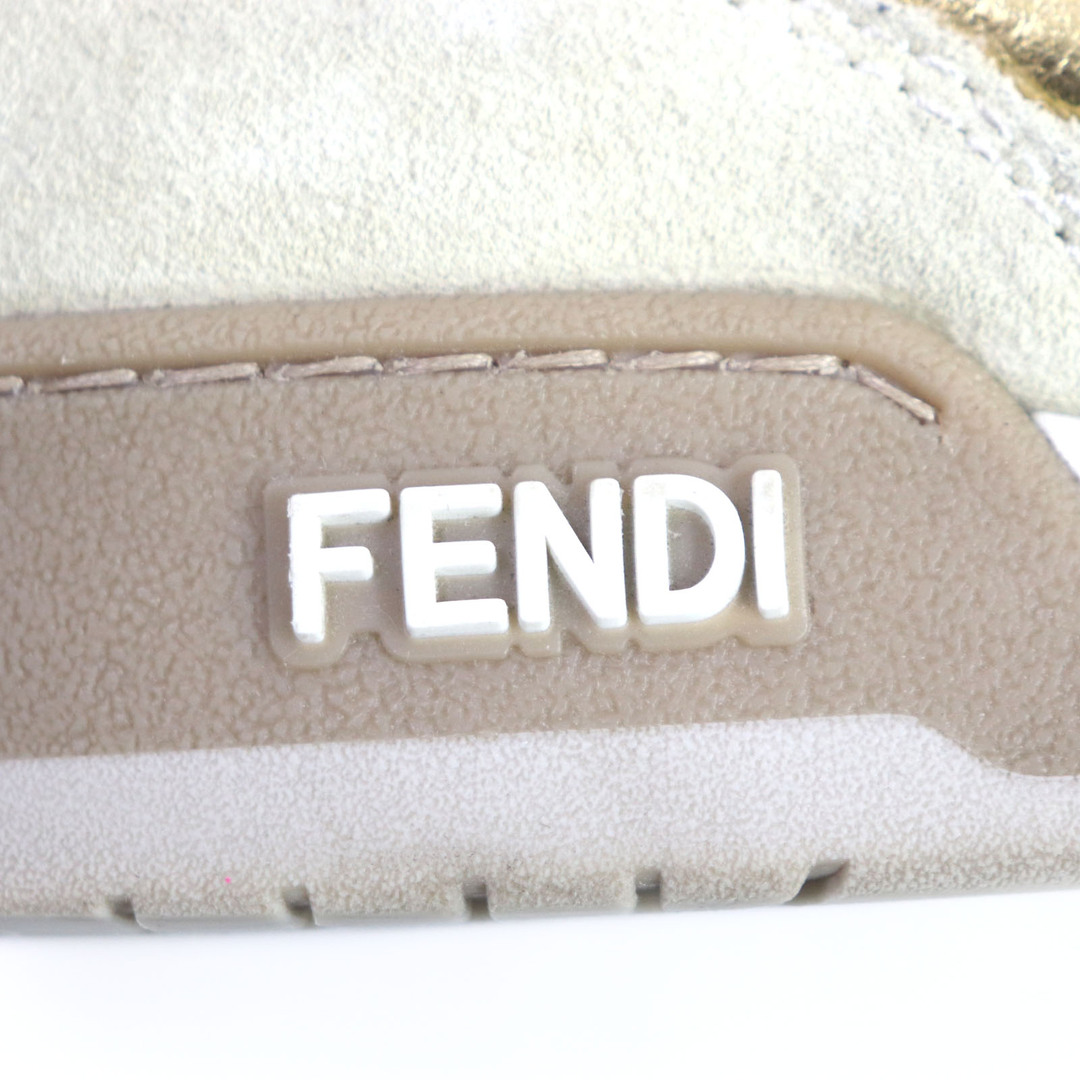 FENDI(フェンディ)の良品 FENDI フェンディ VERSACE FENDACE ヴェルサーチ フェンダーチェ 7E1538 MATCH マッチ スウェード 総柄 ローカットスニーカー ベージュ ゴールド 6 イタリア製 メンズ メンズの靴/シューズ(スニーカー)の商品写真
