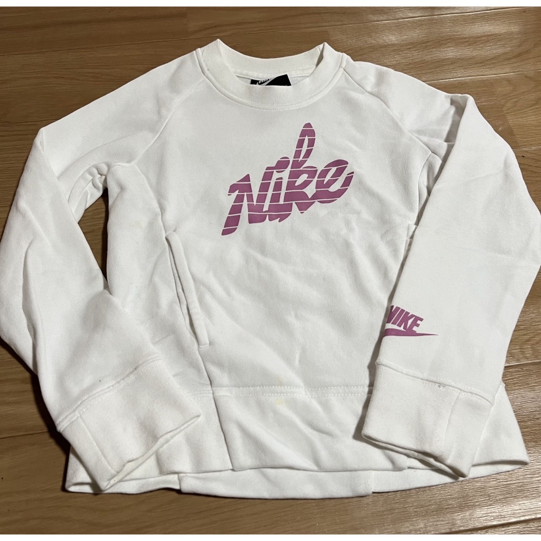 NIKE(ナイキ)のNIKE トレーナー　XS キッズ/ベビー/マタニティのキッズ服女の子用(90cm~)(Tシャツ/カットソー)の商品写真