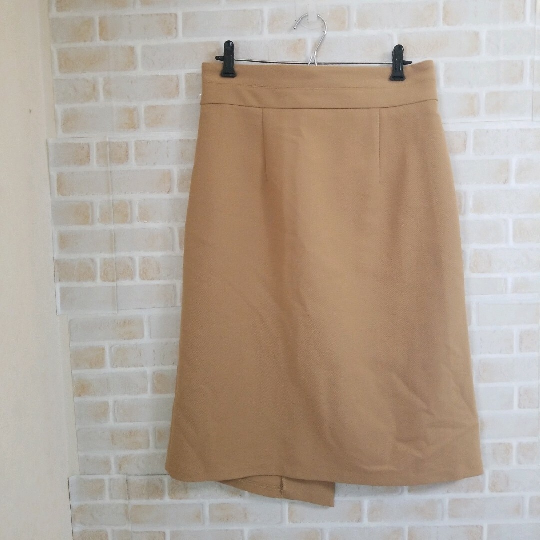 ZARA(ザラ)の【本日削除/最終値下】ZARA ラップ風スカート レディースのスカート(ひざ丈スカート)の商品写真
