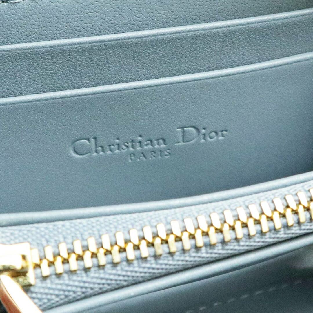 Christian Dior(クリスチャンディオール)のクリスチャンディオール レディディオール VOYAGEUR カナージュ スモール ジップ コインケース 小銭入れ 財布 ラムスキン レザー クラウドブルー 青 シャンパンゴールド金具 S0985ONMJ Christian Dior（新品・未使用品） レディースのファッション小物(コインケース)の商品写真