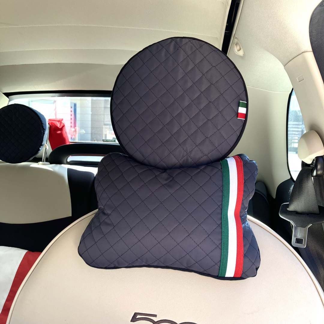 No.206 FIAT500 ヘッドレストカバー4点　ネックパッド2点　 自動車/バイクの自動車(車内アクセサリ)の商品写真