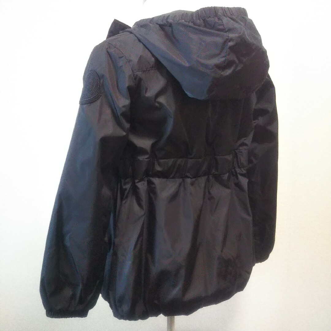MONCLER(モンクレール)のモンクレール Cinabre ナイロン フード フリル キッズ レディース 黒 レディースのジャケット/アウター(ナイロンジャケット)の商品写真