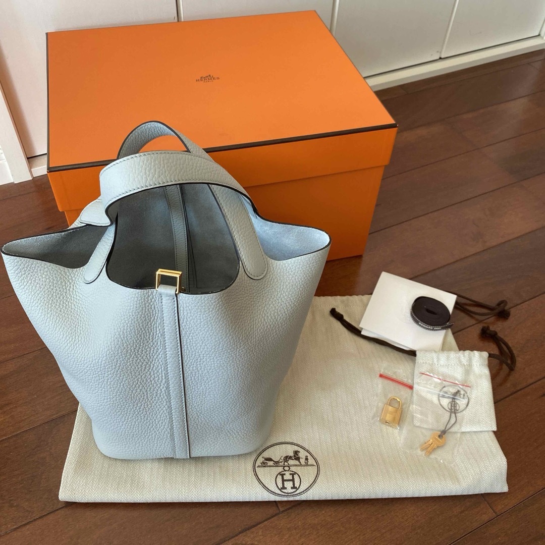 Hermes(エルメス)のエルメス Hermes ピコタンロックMM  ブルーペール　ゴールド金具 レディースのバッグ(ハンドバッグ)の商品写真