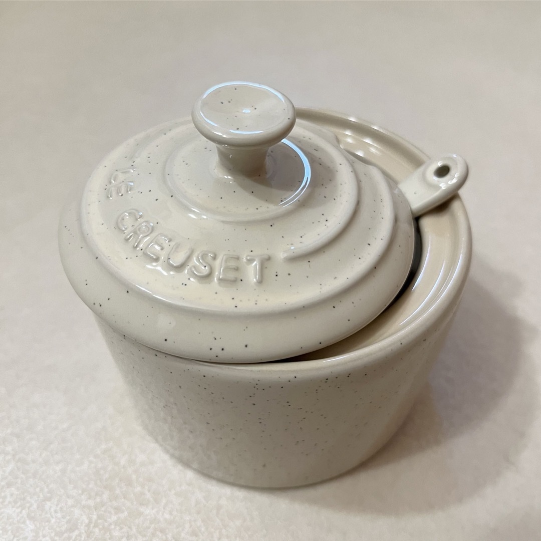 LE CREUSET(ルクルーゼ)のルクルーゼ シュガーポット スパイス 調味料 カフェ 砂糖 レア  インテリア/住まい/日用品のキッチン/食器(食器)の商品写真