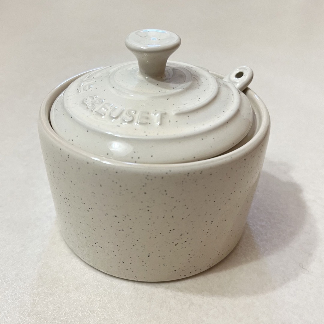 LE CREUSET(ルクルーゼ)のルクルーゼ シュガーポット スパイス 調味料 カフェ 砂糖 レア  インテリア/住まい/日用品のキッチン/食器(食器)の商品写真