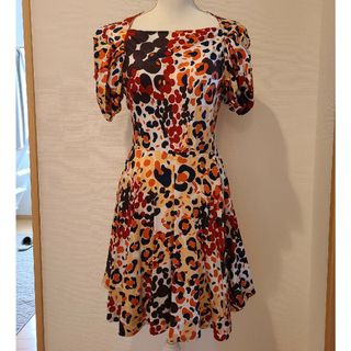 Vivienne Westwood(レオパード ・ ひざ丈ワンピース)のフリマ Vivienne Westwood(レオパード ・ ひざ丈ワンピース)のフリマ