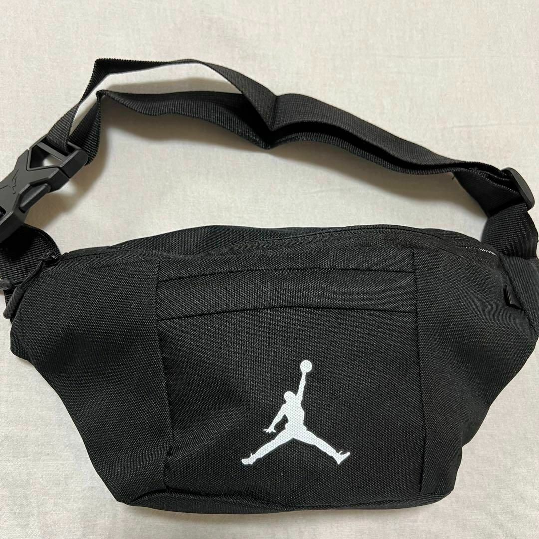 Jordan Brand（NIKE）(ジョーダン)の新品 ナイキ Nike ジョーダン ウエストポーチ ボディバッグ メンズのバッグ(ウエストポーチ)の商品写真