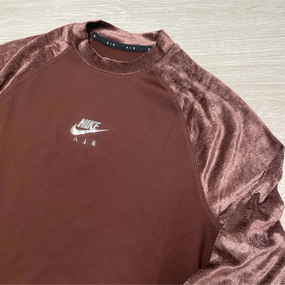 NIKE(ナイキ)の新品★定価6600円★NIKE★ベロア★スポーツウェア★長袖★Lサイズ レディースのトップス(Tシャツ(長袖/七分))の商品写真