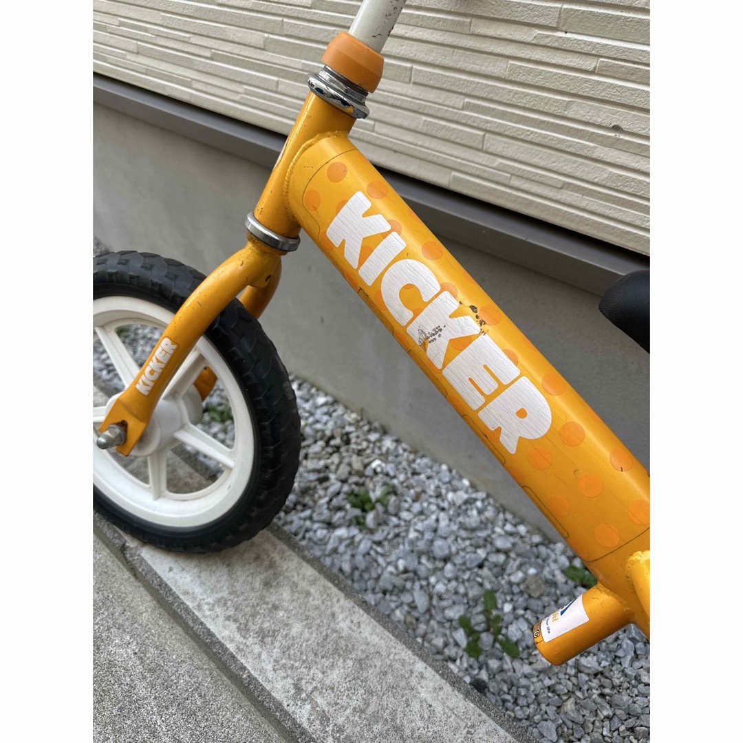 【早い者勝ち！】ストライダー　Kicker  オレンジ キッズ/ベビー/マタニティの外出/移動用品(自転車)の商品写真