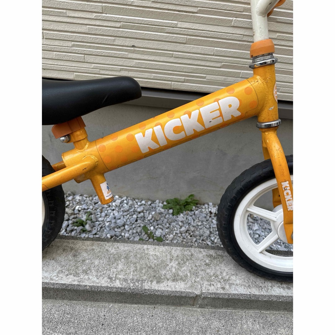 【早い者勝ち！】ストライダー　Kicker  オレンジ キッズ/ベビー/マタニティの外出/移動用品(自転車)の商品写真