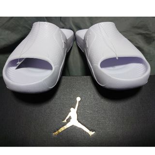 ジョーダン(Jordan Brand（NIKE）)のナイキJORDANブランド履いたままシャワーに入れる！シャワーサンダル白２６cm(サンダル)