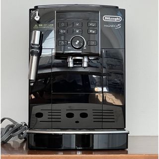 デロンギ(DeLonghi)のデロンギ コンパクト全自動エスプレッソマシン マグニフィカS ブラック ECAM(コーヒーメーカー)