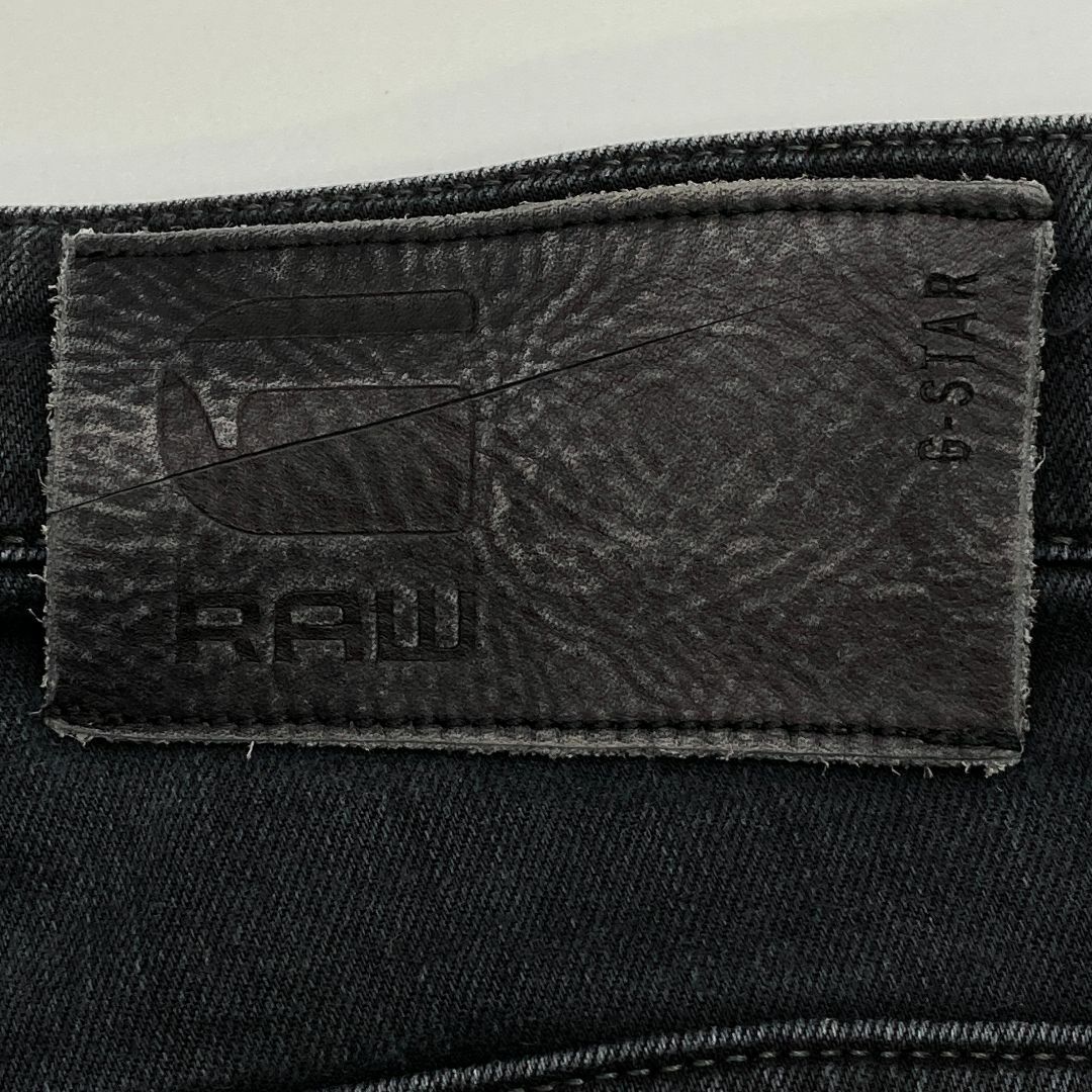 G-STAR RAW(ジースター)のG-STAR RAW ジースターロゥ　デニムパンツ　テーパードジーンズ　ブラック メンズのパンツ(デニム/ジーンズ)の商品写真