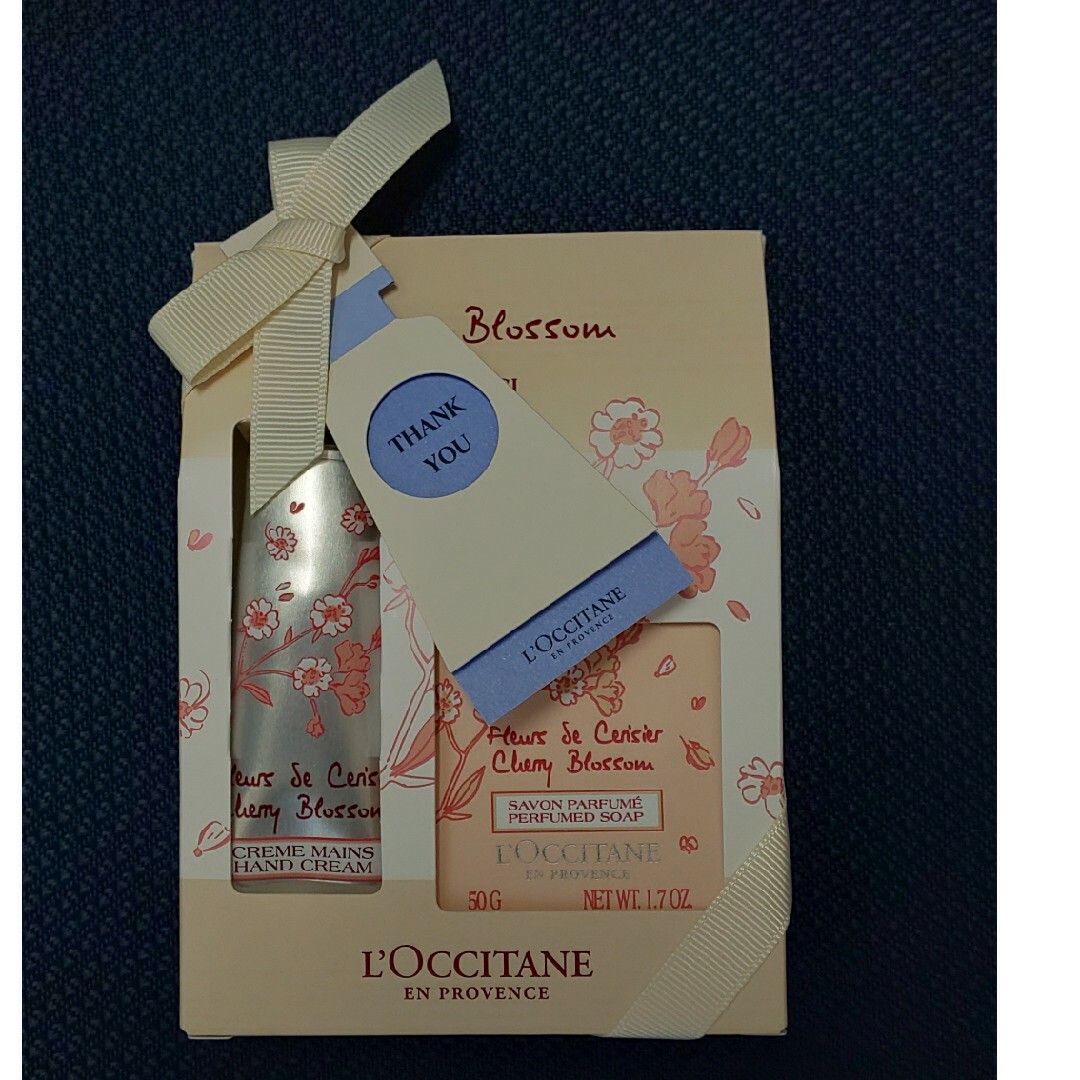 L'OCCITANE(ロクシタン)のロクシタン チェリーブロッサム メルシー ハンドクリーム バスソープ ギフト エンタメ/ホビーのコレクション(その他)の商品写真