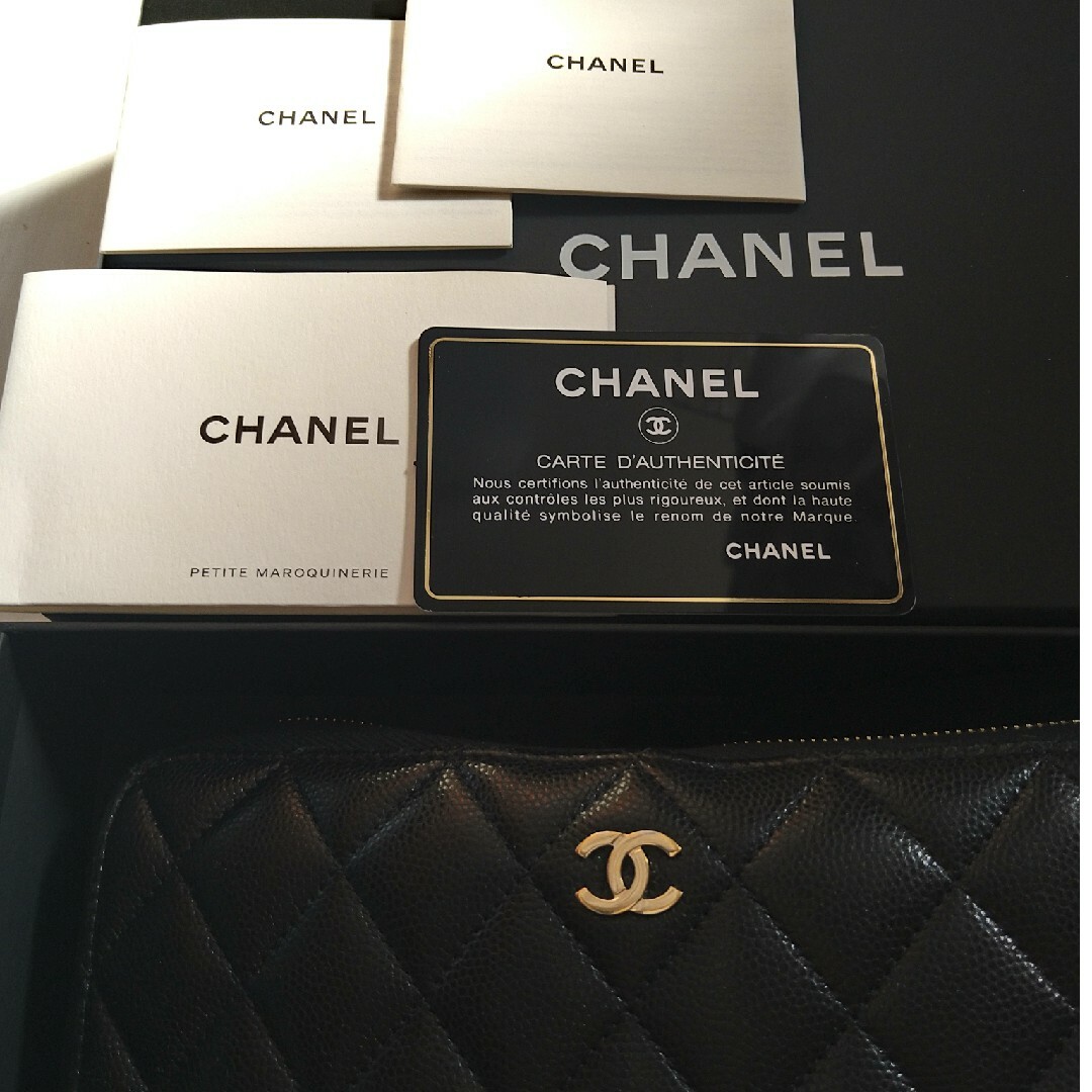 CHANEL(シャネル)のCHANEL長財布 レディースのファッション小物(財布)の商品写真