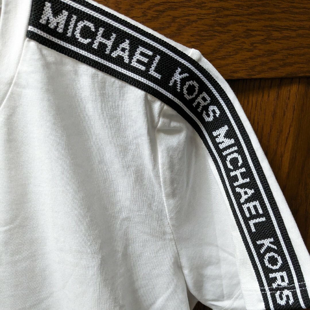 Michael Kors(マイケルコース)の新品◇マイケルコース ロゴテープ Tシャツ カットソー レディースのトップス(Tシャツ(半袖/袖なし))の商品写真