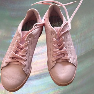 Reebok - pink shoes