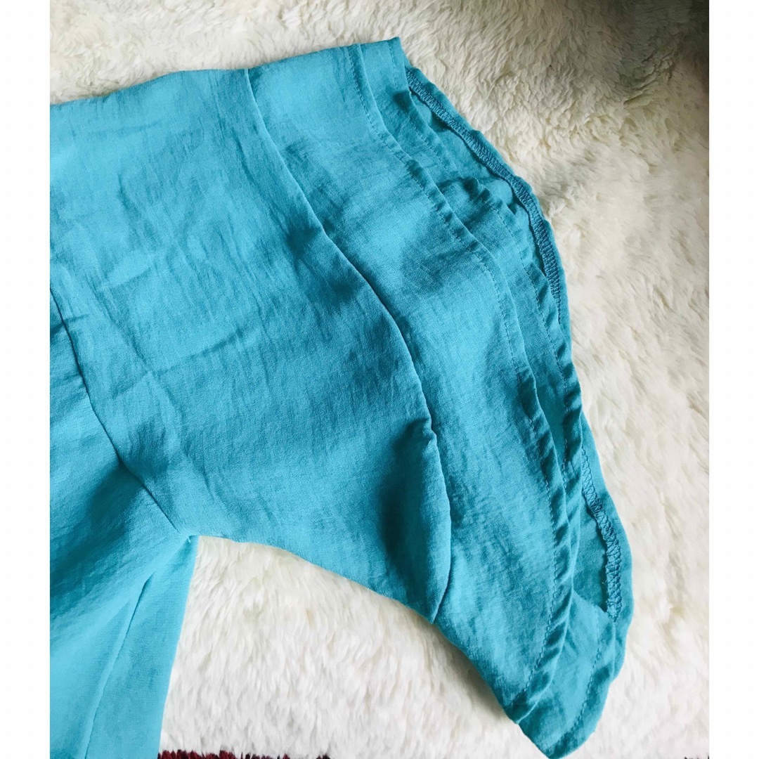 鮮やか　ターコイズブルー　シフォンブラウス　M レディースのトップス(シャツ/ブラウス(長袖/七分))の商品写真